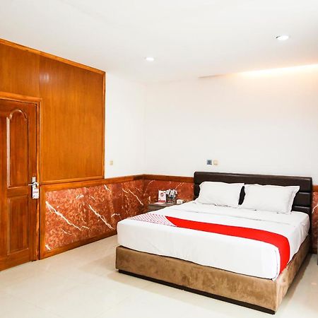 Oyo 229 Hi Quality Hotel Bandung Buitenkant foto