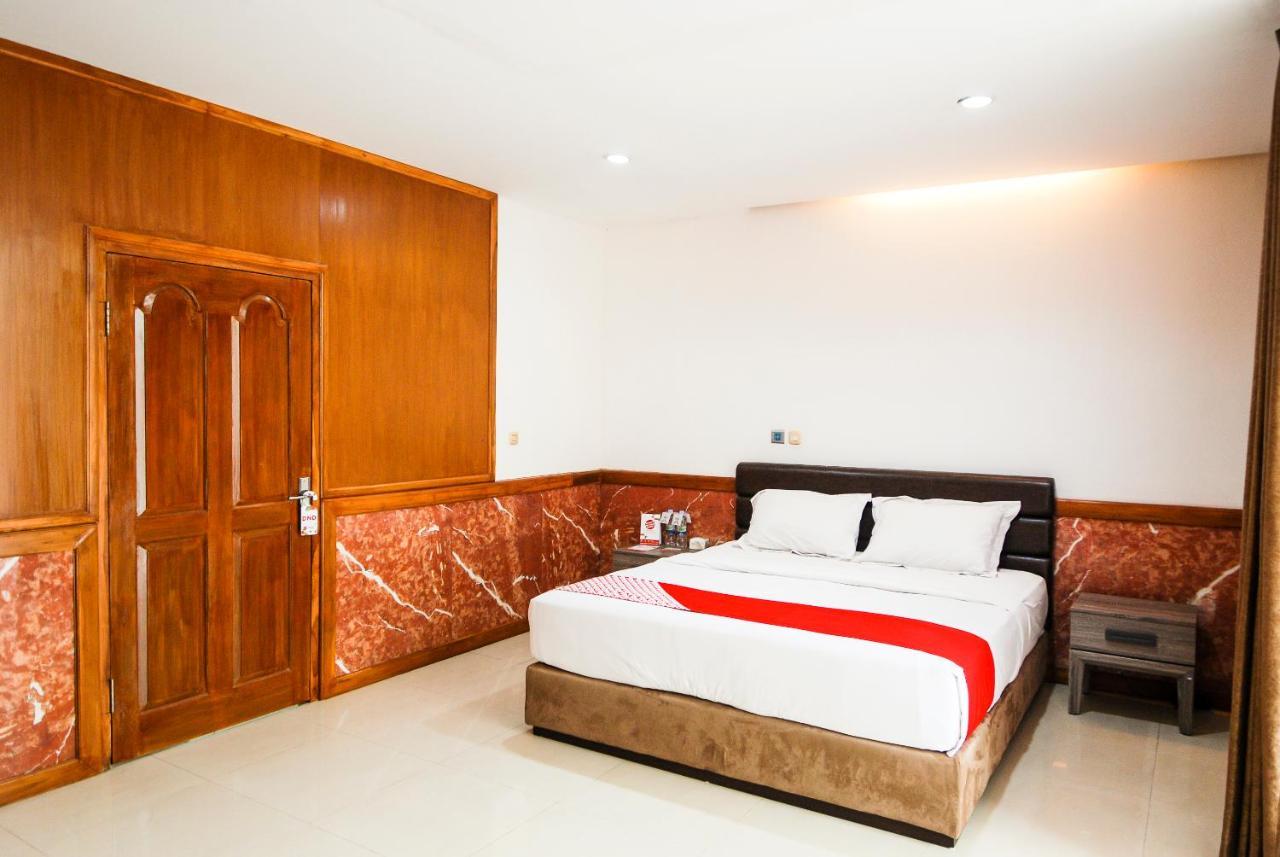 Oyo 229 Hi Quality Hotel Bandung Buitenkant foto