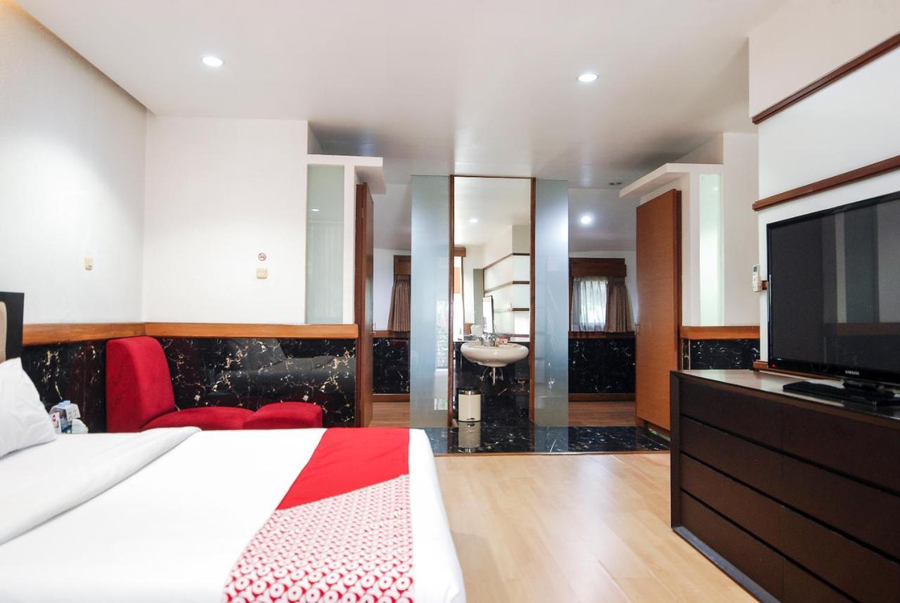 Oyo 229 Hi Quality Hotel Bandung Buitenkant foto