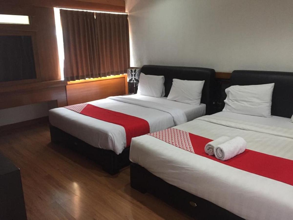 Oyo 229 Hi Quality Hotel Bandung Buitenkant foto