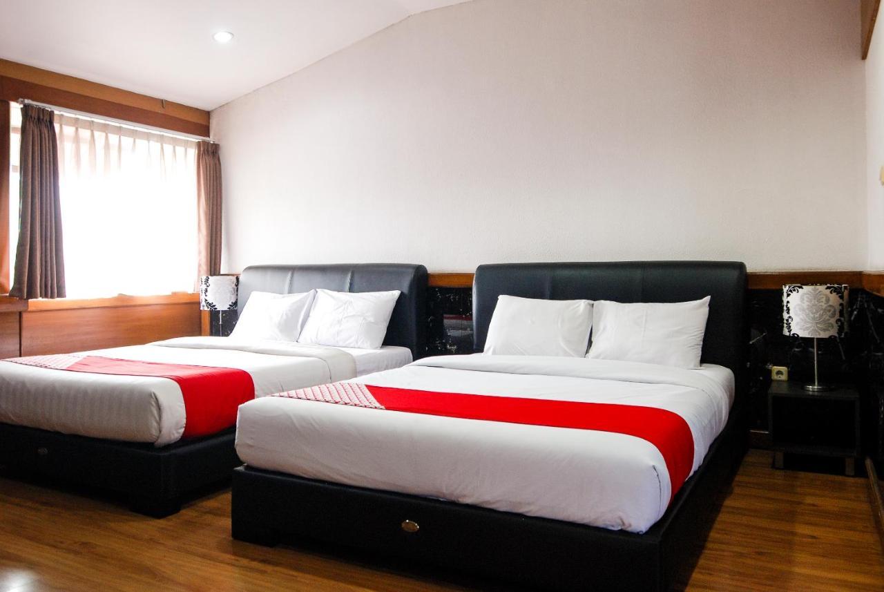 Oyo 229 Hi Quality Hotel Bandung Buitenkant foto