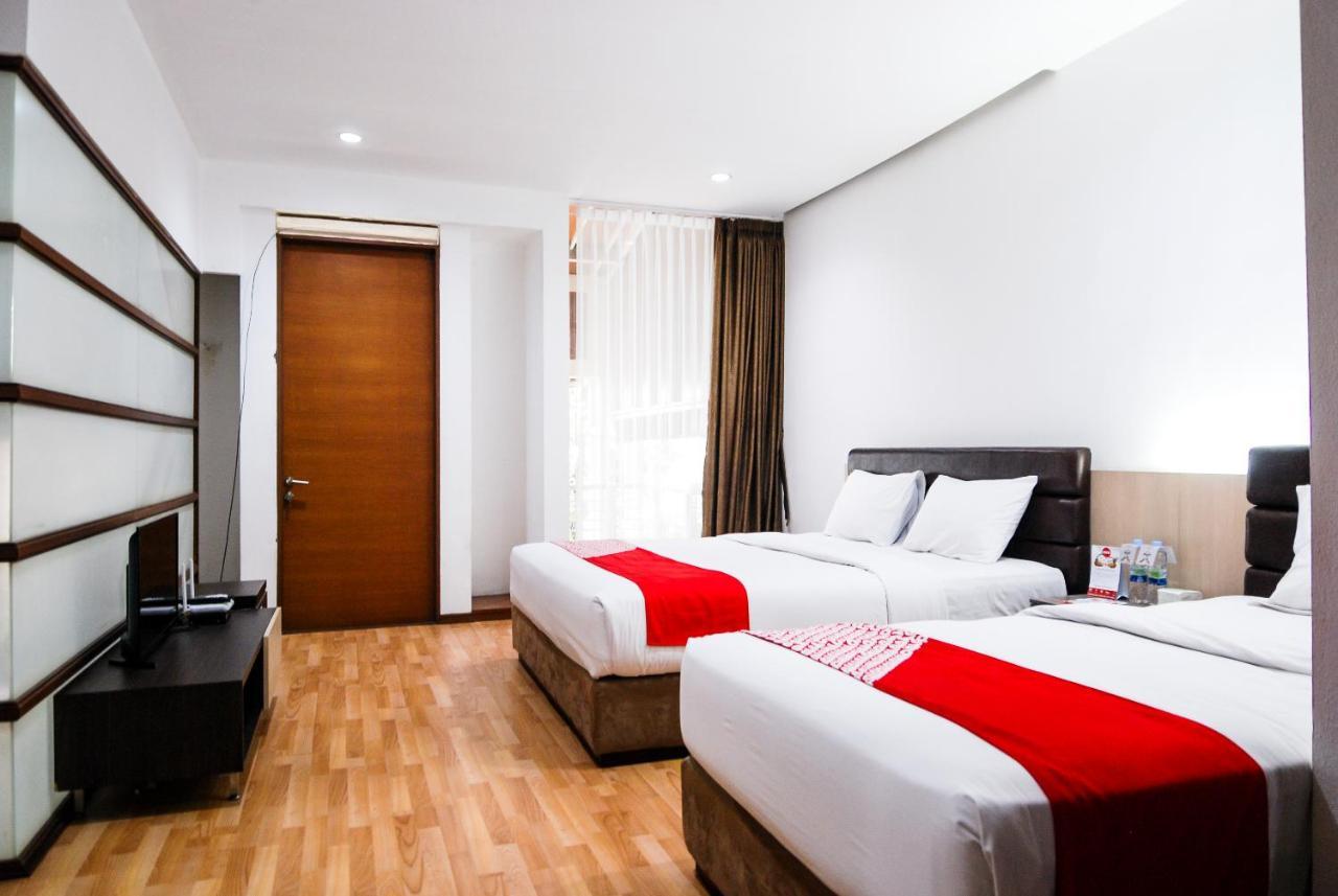 Oyo 229 Hi Quality Hotel Bandung Buitenkant foto