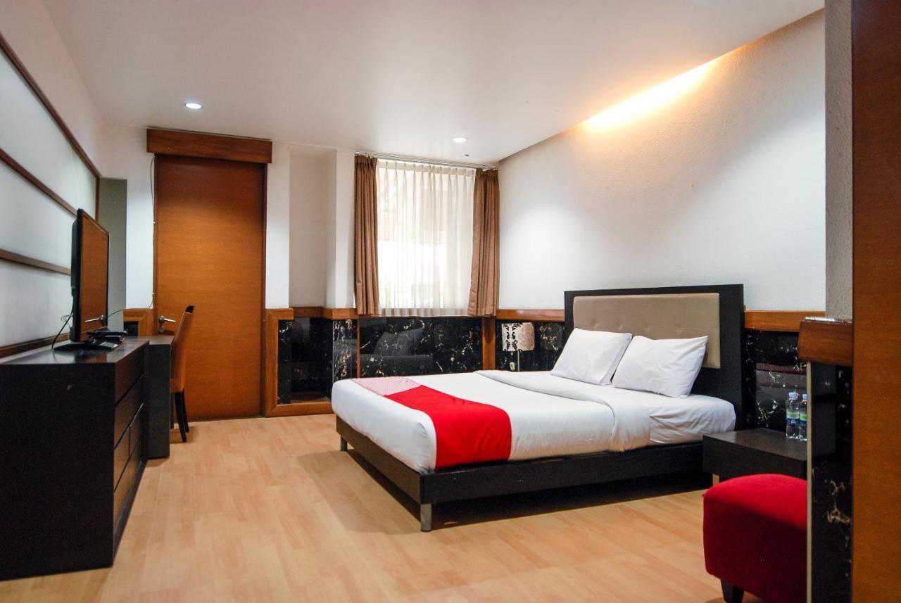 Oyo 229 Hi Quality Hotel Bandung Buitenkant foto