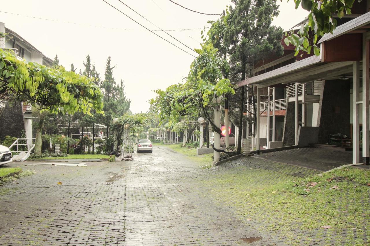 Oyo 229 Hi Quality Hotel Bandung Buitenkant foto
