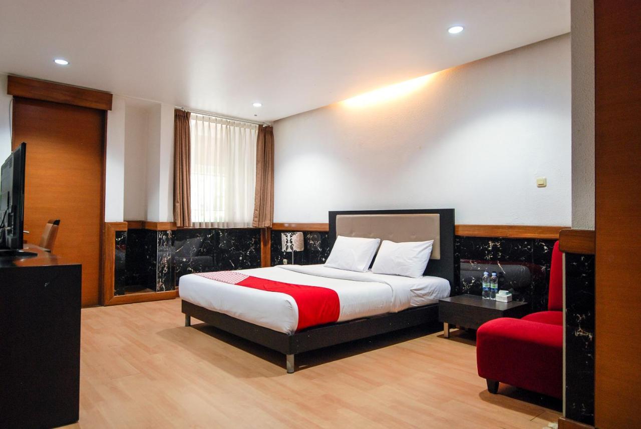 Oyo 229 Hi Quality Hotel Bandung Buitenkant foto