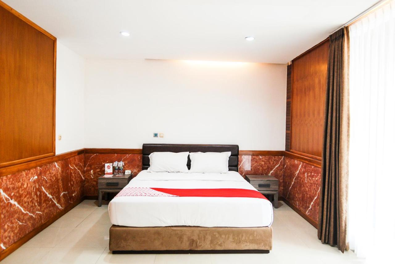 Oyo 229 Hi Quality Hotel Bandung Buitenkant foto