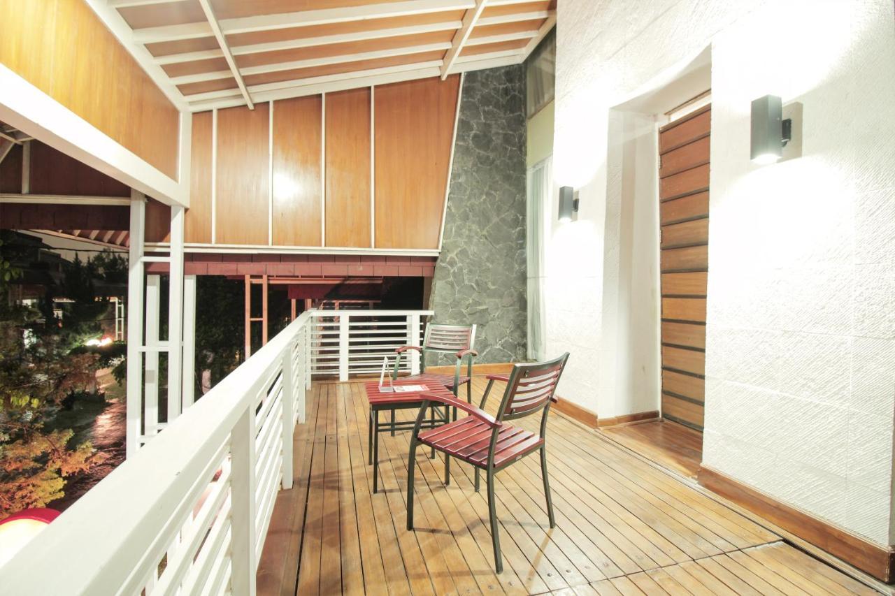 Oyo 229 Hi Quality Hotel Bandung Buitenkant foto