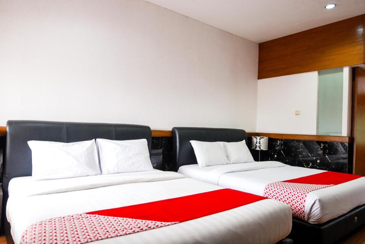 Oyo 229 Hi Quality Hotel Bandung Buitenkant foto