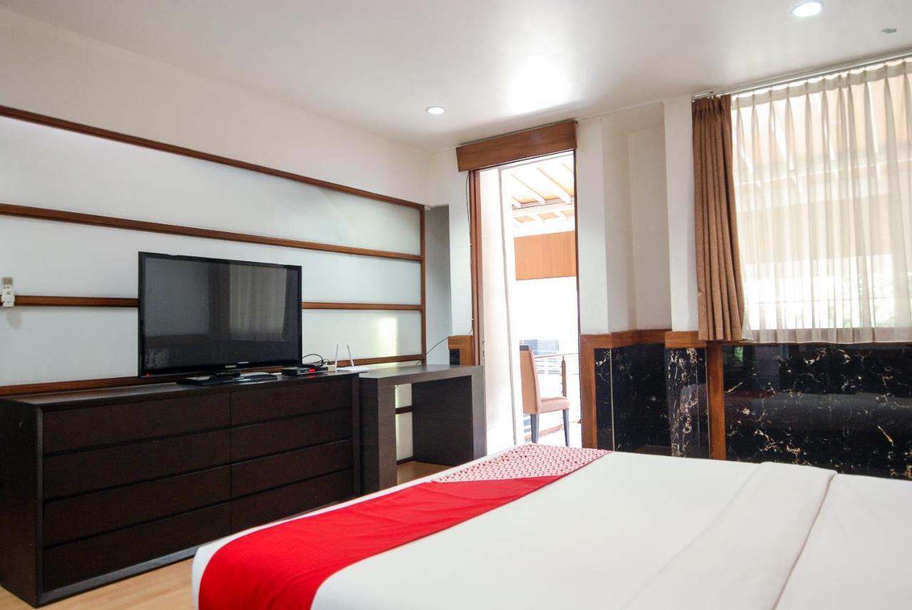 Oyo 229 Hi Quality Hotel Bandung Buitenkant foto