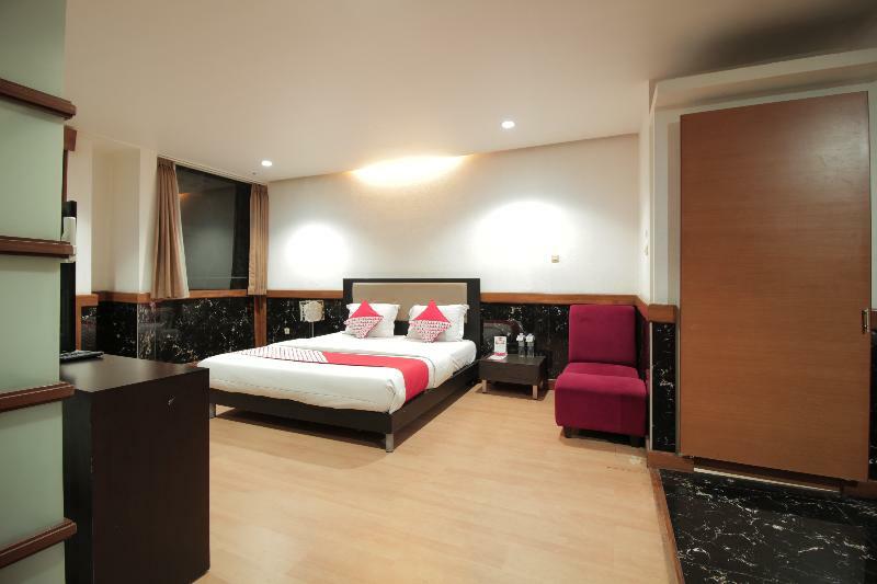 Oyo 229 Hi Quality Hotel Bandung Buitenkant foto