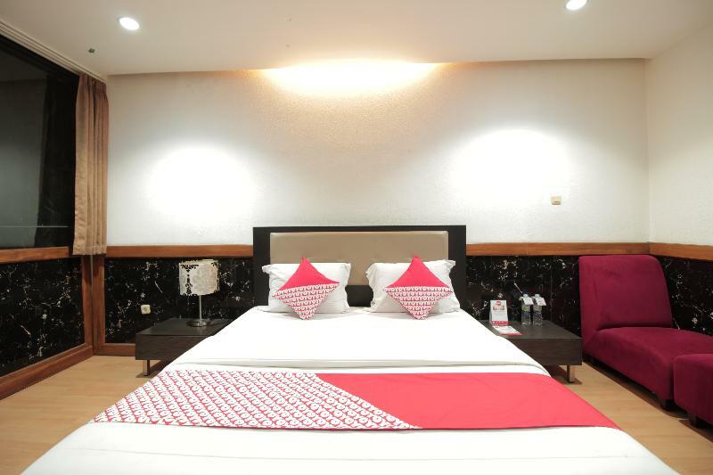 Oyo 229 Hi Quality Hotel Bandung Buitenkant foto