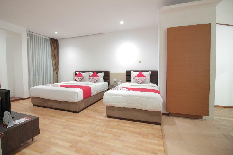 Oyo 229 Hi Quality Hotel Bandung Buitenkant foto