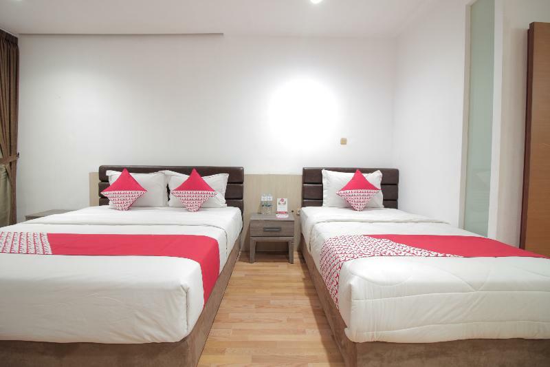 Oyo 229 Hi Quality Hotel Bandung Buitenkant foto