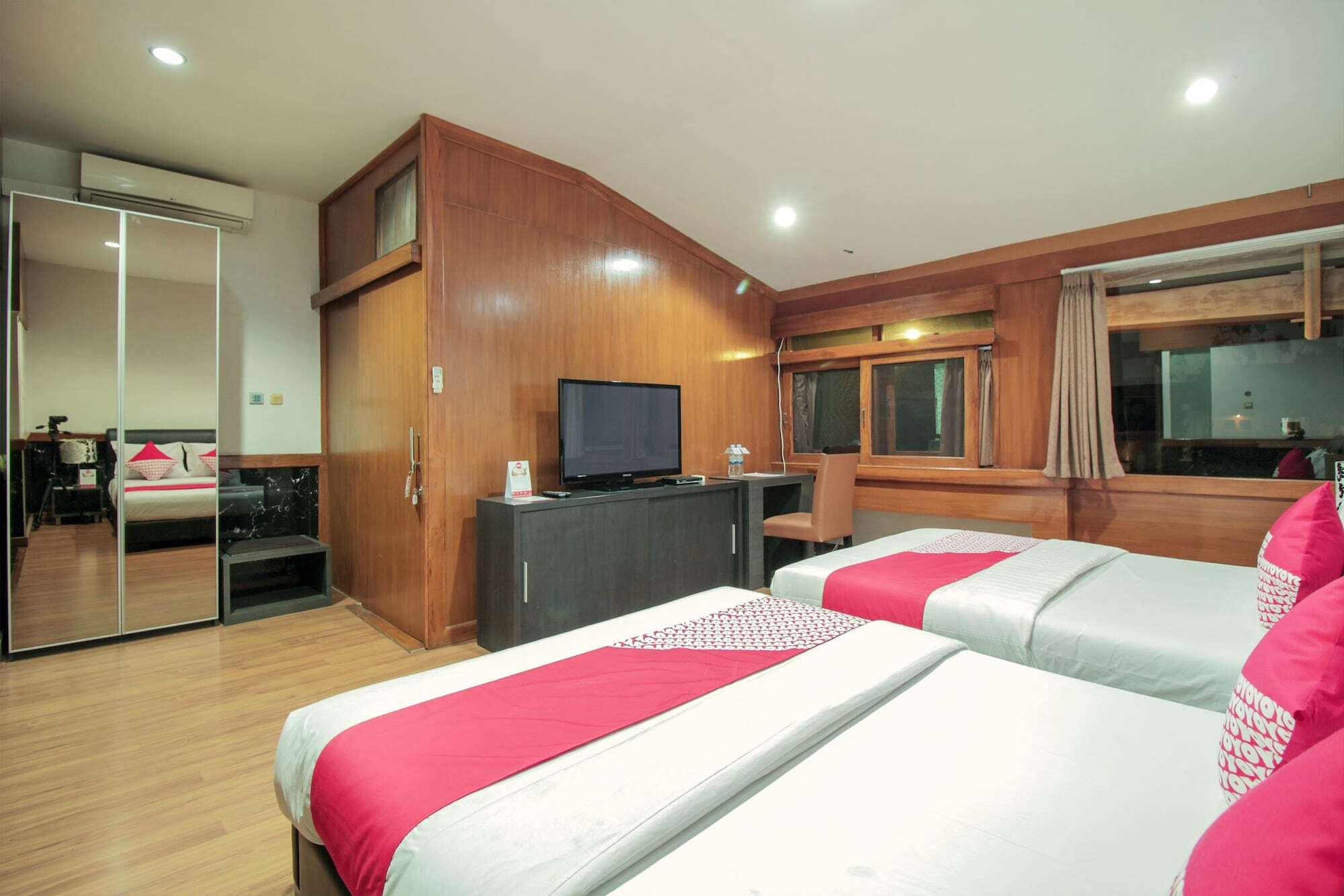 Oyo 229 Hi Quality Hotel Bandung Buitenkant foto