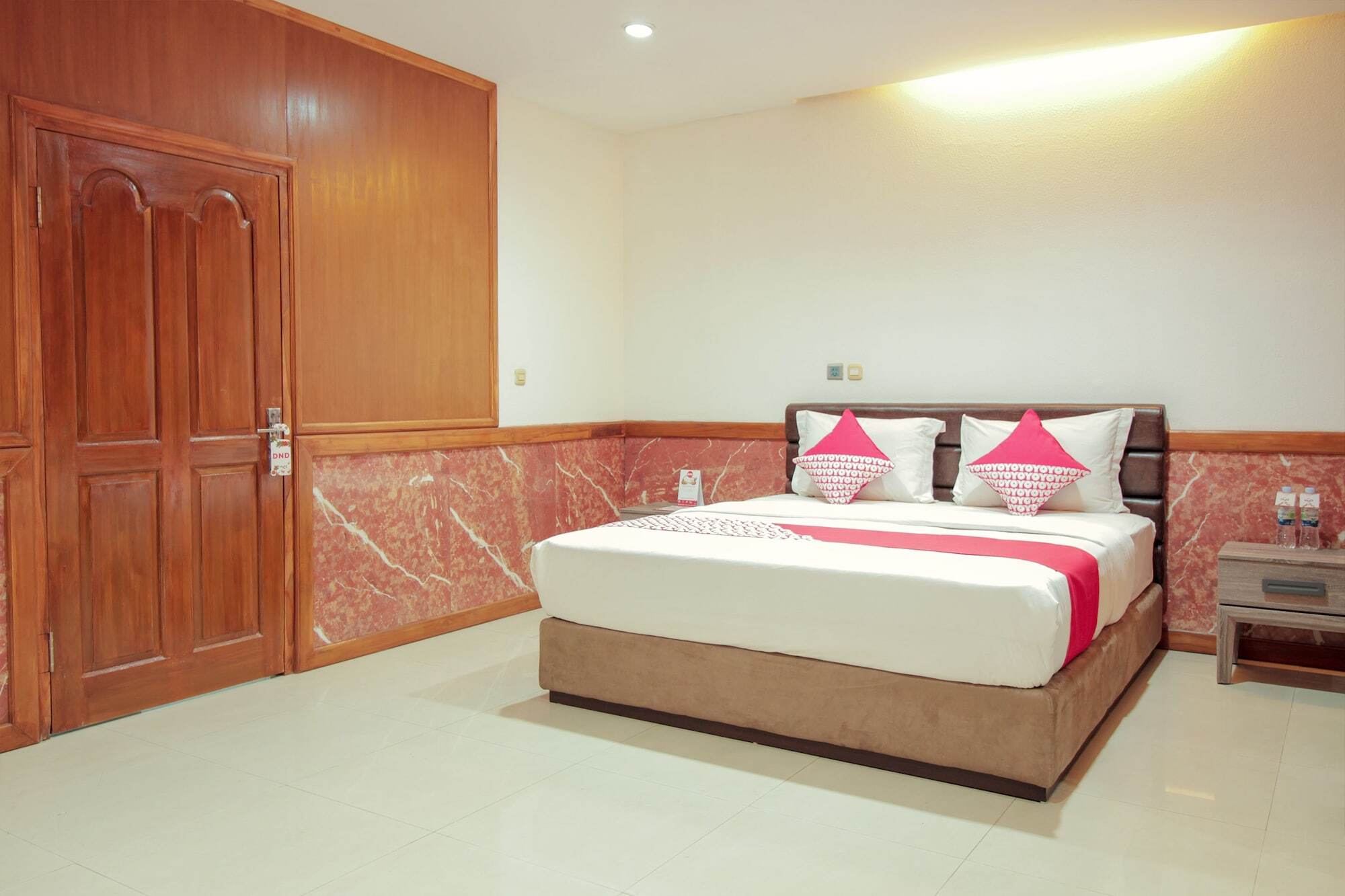 Oyo 229 Hi Quality Hotel Bandung Buitenkant foto