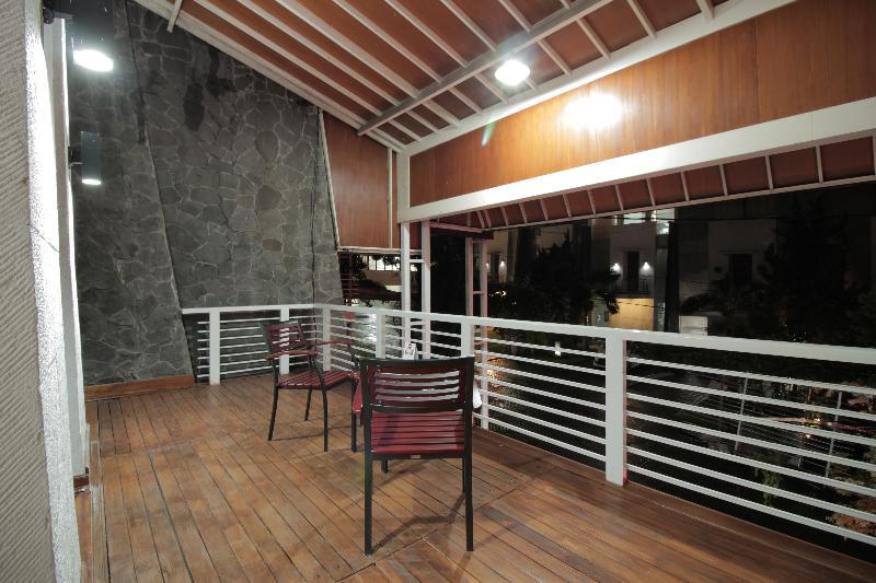 Oyo 229 Hi Quality Hotel Bandung Buitenkant foto